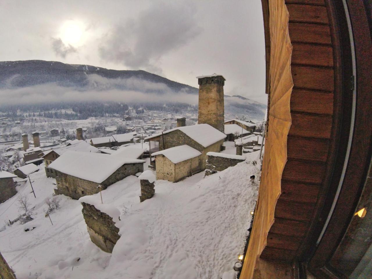 Hotel Old House Mestia Esterno foto